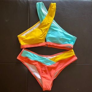 Criss cross color block bikini set